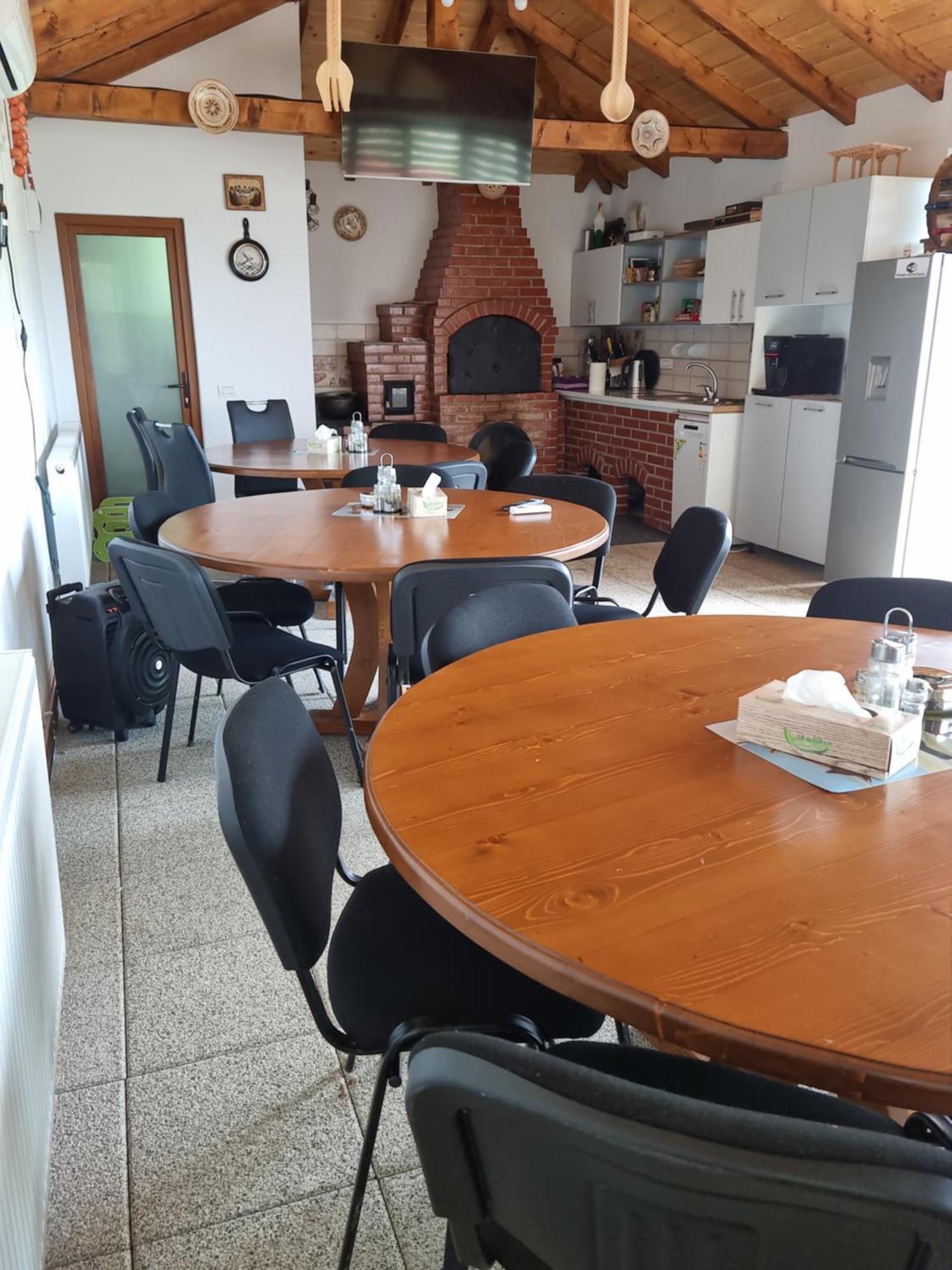 La Maria Si Ioana Appartement Curtea de Argeş Buitenkant foto