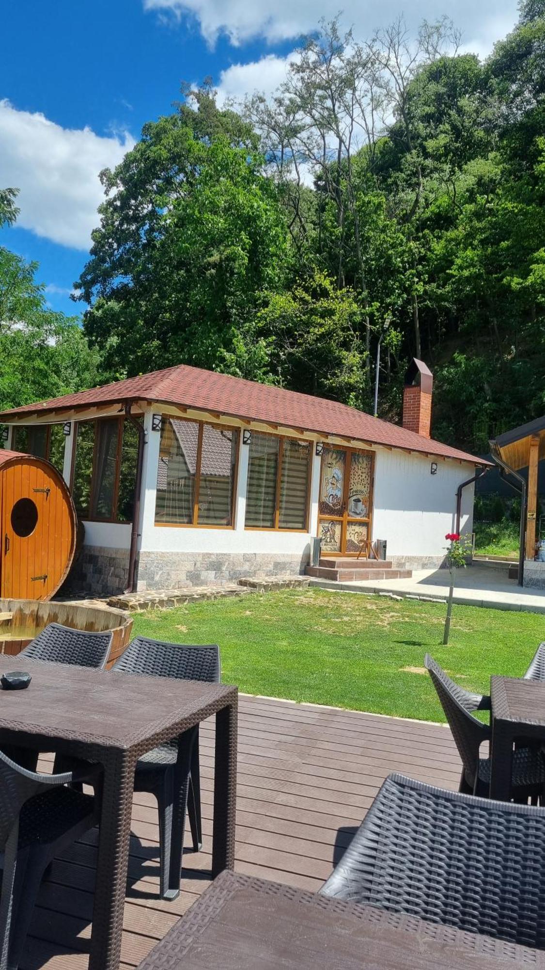 La Maria Si Ioana Appartement Curtea de Argeş Buitenkant foto