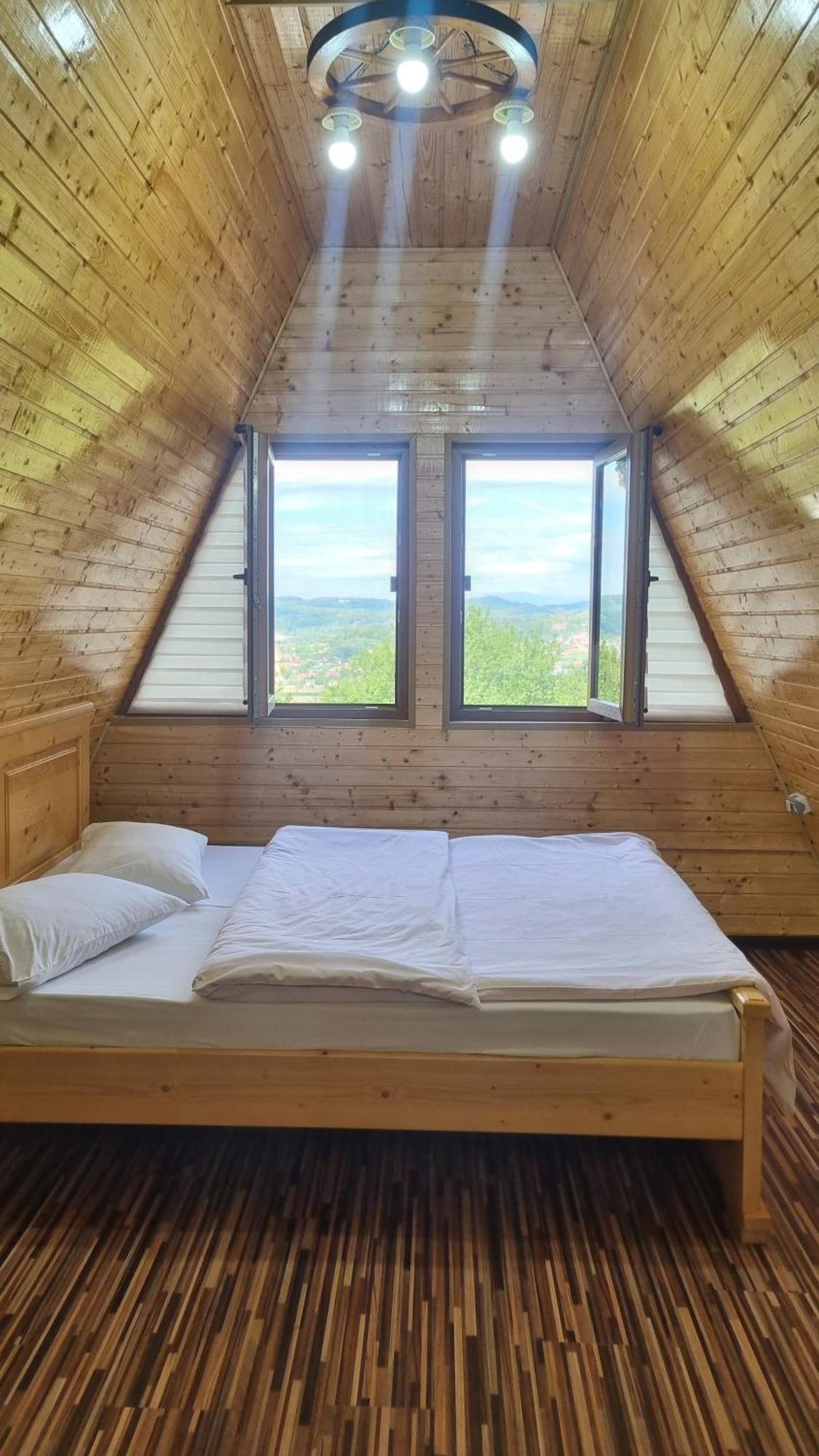 La Maria Si Ioana Appartement Curtea de Argeş Buitenkant foto