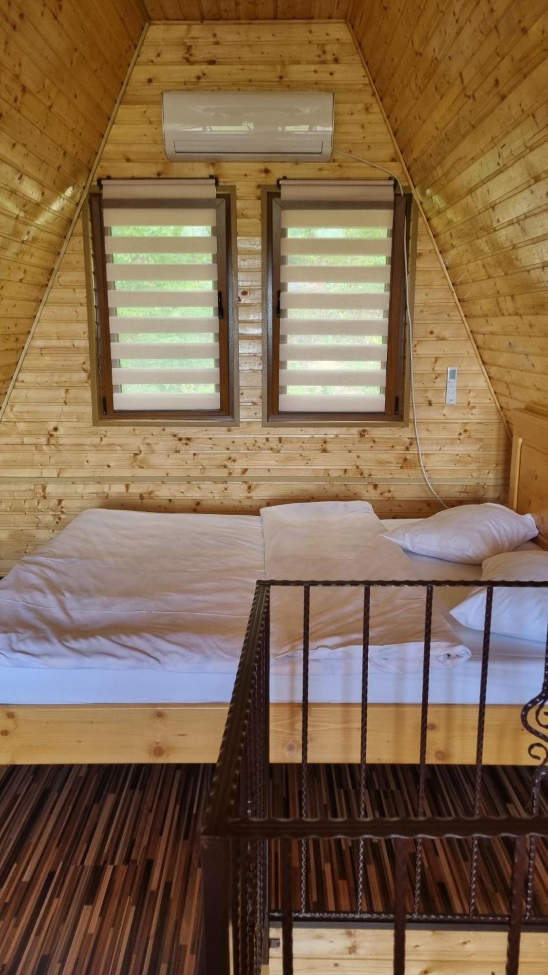 La Maria Si Ioana Appartement Curtea de Argeş Buitenkant foto