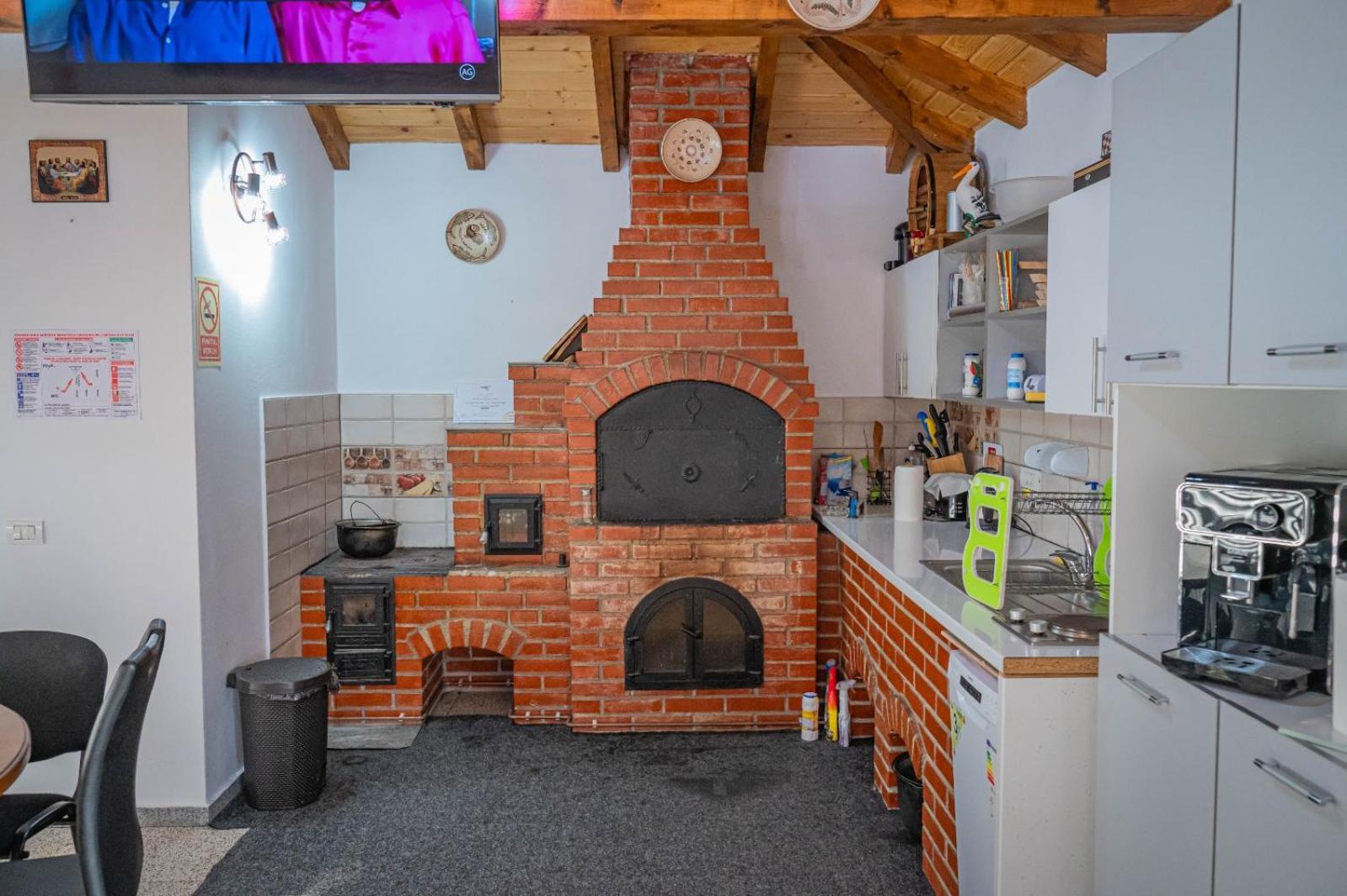 La Maria Si Ioana Appartement Curtea de Argeş Buitenkant foto